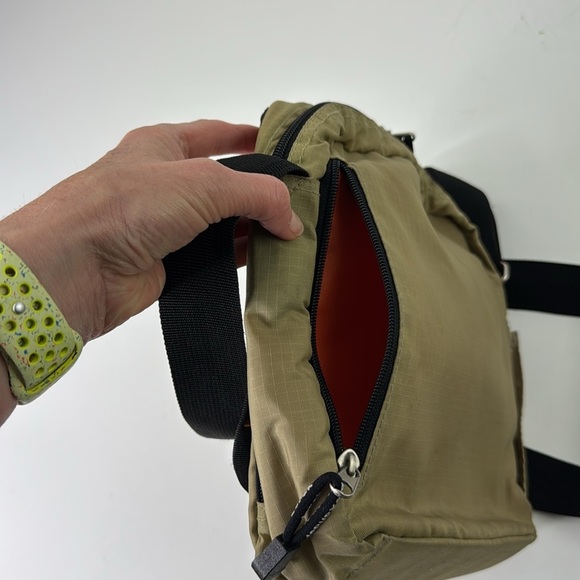 Derek Alexander Unisex Travel Tan Crossbody Bag - Picture 7 of 14